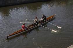 Samen roeien.jpg